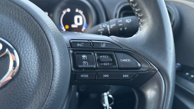 Toyota Yaris 1.5 Hybrid Design 5dr CVT Hybrid Hatchback